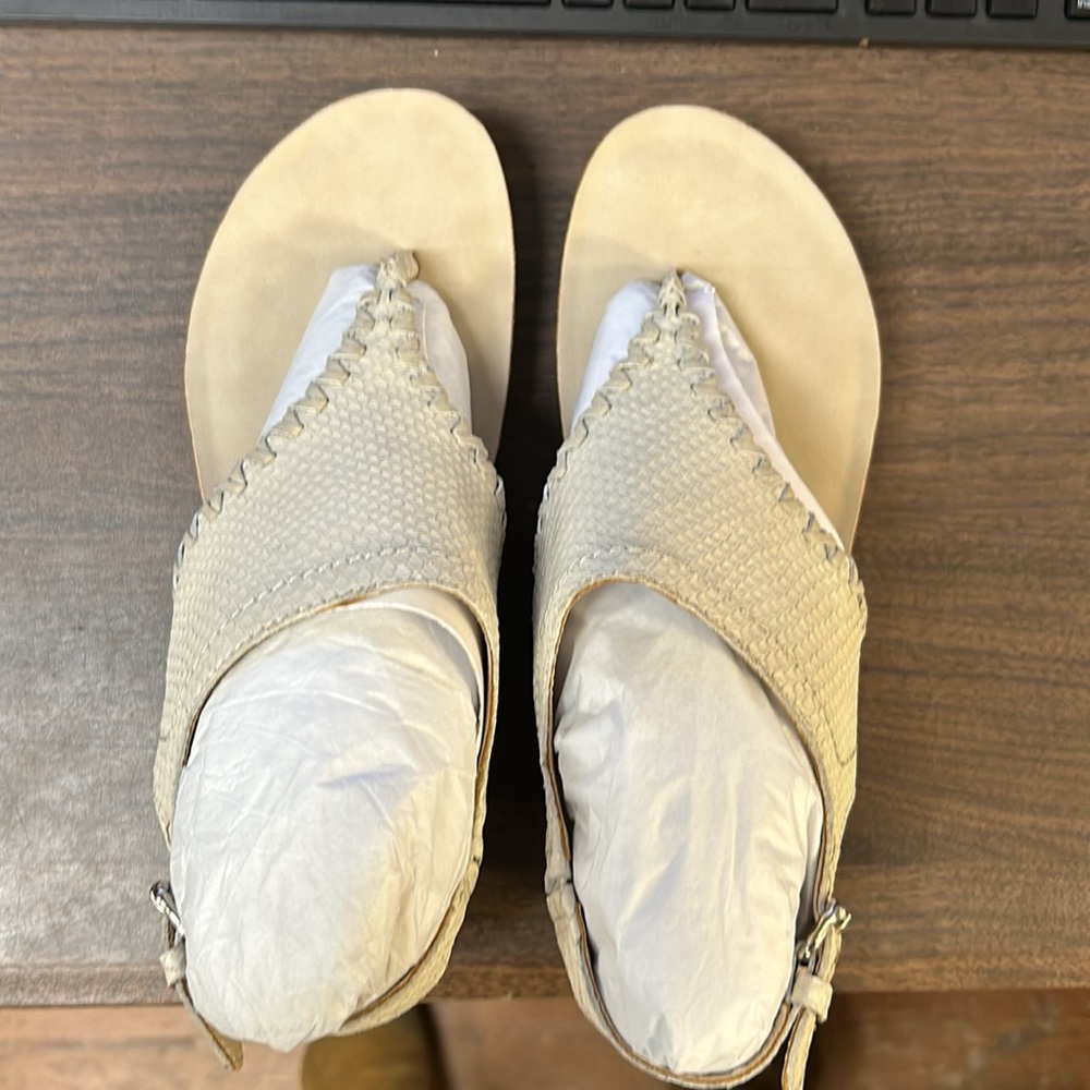 OtBt Women Ivory Wedges - Picture 3 of 4